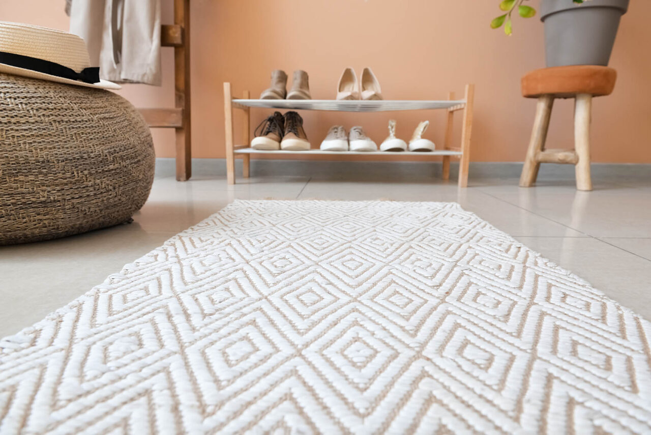 The Best Flooring Options for Small Spaces - Laminate Flooring, Rugs ...